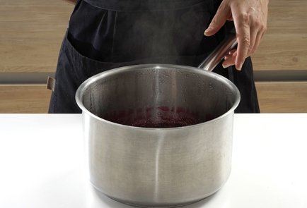 Фото шага рецепта Варенье из черноплодной рябины и клюквы на яблочном соке 152737 шаг 8  