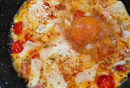 Фото шага рецепта Ветчина с помидорами и сыром чеддер 151980 шаг 10  