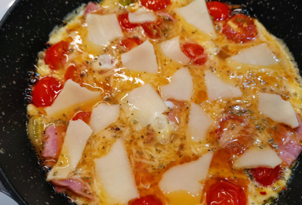Фото шага рецепта Ветчина с помидорами и сыром чеддер 151980 шаг 9  