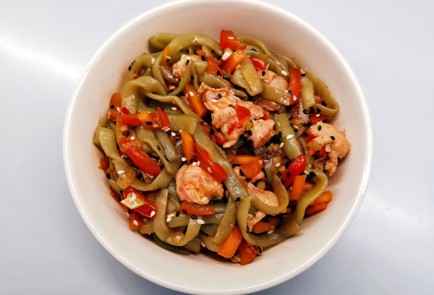 Фото шага рецепта Вок с курицей 190888 шаг 13  