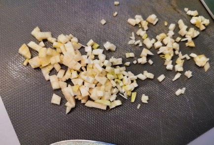 Фото шага рецепта Вок с курицей 190888 шаг 2  