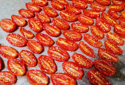 Фото шага рецепта Вяленые в духовке помидоры черри с травами 151556 шаг 15  
