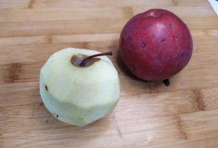 Фото шага рецепта Яблочнотворожные оладьи 190878 шаг 1  