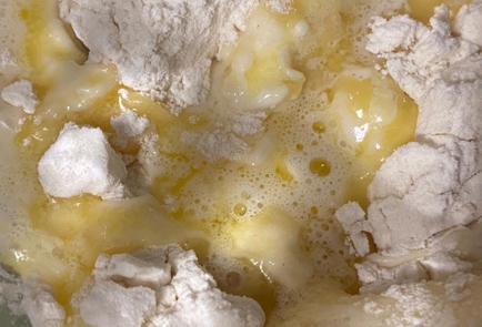 Фото шага рецепта Яблочные колечки в кляре с орехами 173437 шаг 6  