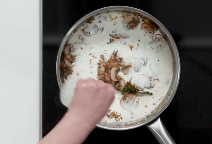 Фото шага рецепта Яичная лапша с грибами в сливочном соусе 173477 шаг 6  