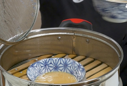 Фото шага рецепта Японский паровой омлет чаванмуши 151172 шаг 6  