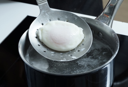 Фото шага рецепта Яйца бенедикт 152663 шаг 3  