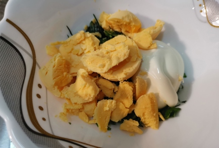 Фото шага рецепта Яйца фаршированные икрой и зеленью 186388 шаг 8  