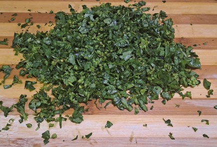 Фото шага рецепта Закусочное сало с зеленым базиликом 186697 шаг 6  