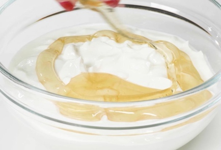 Фото шага рецепта Замороженный йогурт 173697 шаг 2  