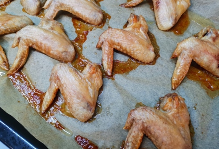 Фото шага рецепта Запеченные куриные крылья с соусом тартар 175529 шаг 2  