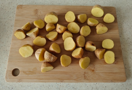 Фото шага рецепта Запеченный картофель с шампиньонами 176369 шаг 2  