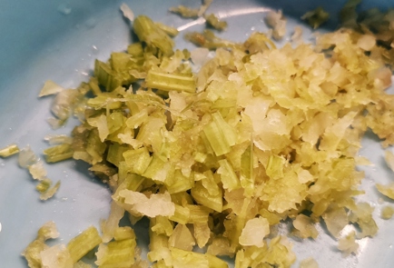 Фото шага рецепта Зеленый салат с маслом расторопши 152933 шаг 1  