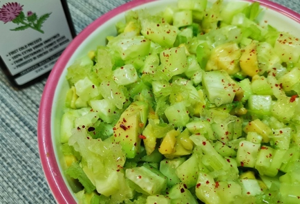 Фото шага рецепта Зеленый салат с маслом расторопши 152933 шаг 10  