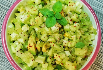 Фото шага рецепта Зеленый салат с маслом расторопши 152933 шаг 11  