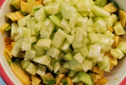 Фото шага рецепта Зеленый салат с маслом расторопши 152933 шаг 7  