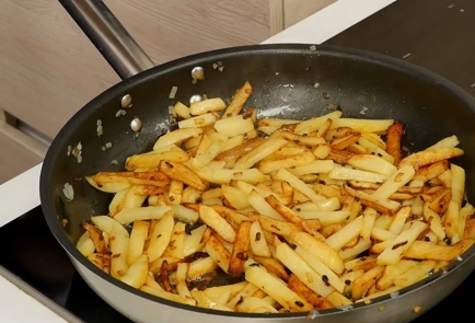 Фото шага рецепта Жареная картошка 126415 шаг 9  