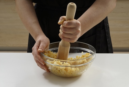 Жареные пирожки с горохом на дрожжевом тесте рецепт с фото пошагово - азинский.рф
