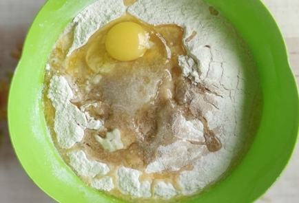 Фото шага рецепта Жареные пирожки с луком и яйцом 173611 шаг 7  