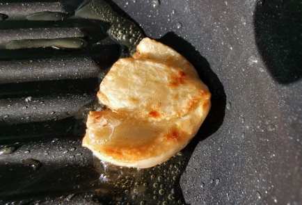 Фото шага рецепта Жареный адыгейский сыр в чесночном масле 151120 шаг 4  