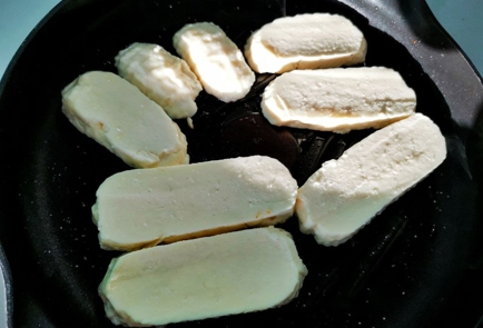 Фото шага рецепта Жареный адыгейский сыр в чесночном масле 151120 шаг 8  
