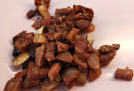 Картофель жареный с грибами и шкварками (пошаговый фото рецепт) - ВашВкус