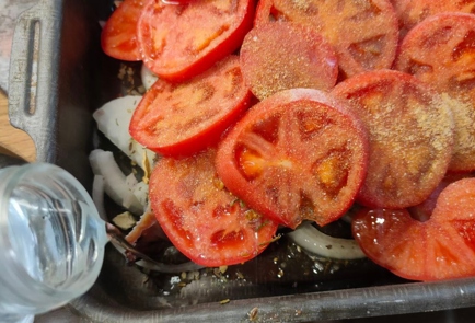 Фото шага рецепта Зубатка с помидорами и луком 175508 шаг 10  