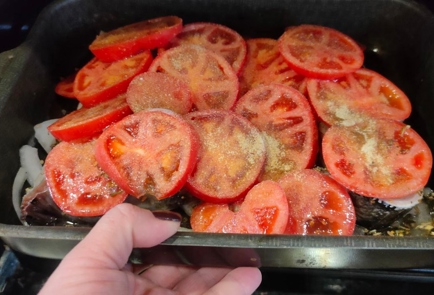 Фото шага рецепта Зубатка с помидорами и луком 175508 шаг 12  