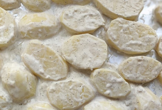 Картошка с сыром и чесноком в духовке — рецепт с фото пошагово
