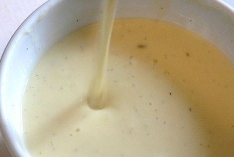 Фото рецепт Соус для салата «Цезарь» с вустерширским соусом