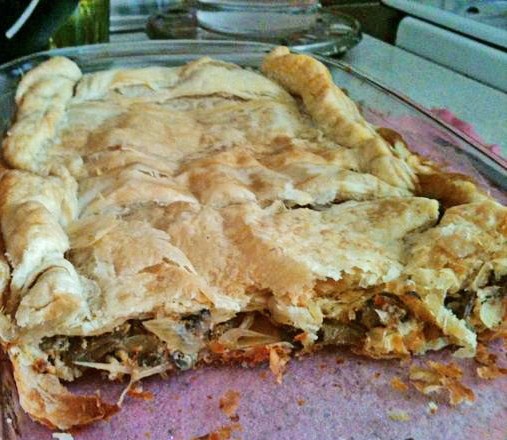 Фото рецепт Пирог с грибами, сметаной и сыром
