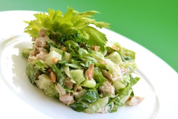 Фото рецепт Салат из курицы, яблок и селдерея