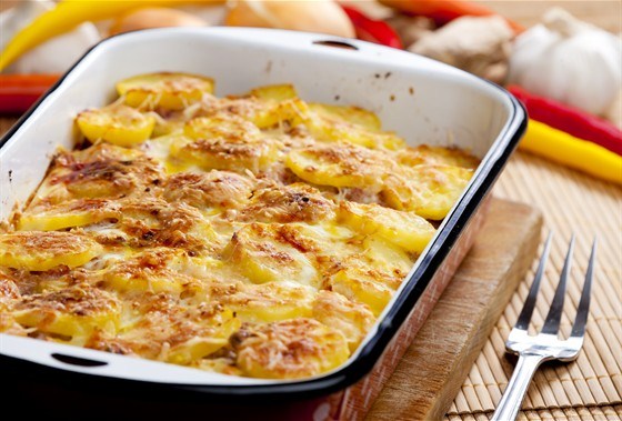 Фото рецепт Картофель в духовке с яйцами и мускатным орехом