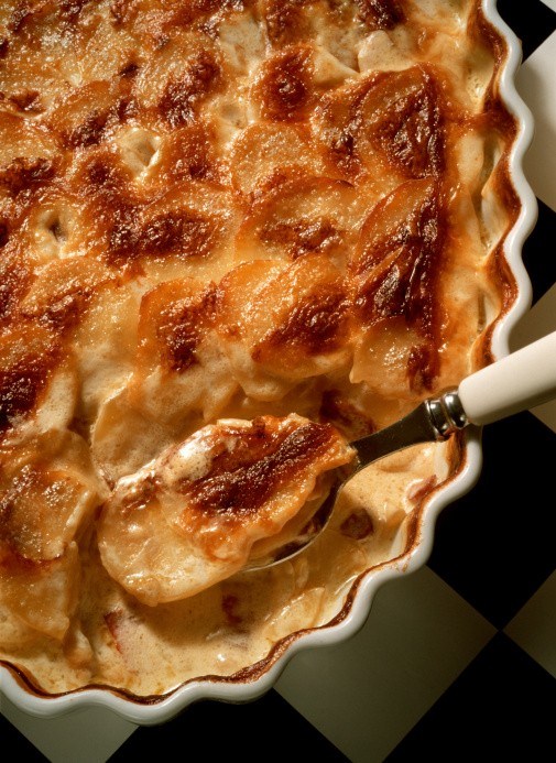 Фото рецепт Картофельная запеканка с беконом и луком