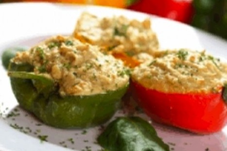 Фото рецепт Перец, фаршированный куриным филе и овощами