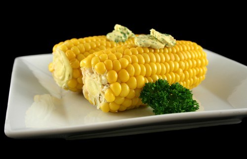 Фото рецепт Вареная кукуруза с петрушкой