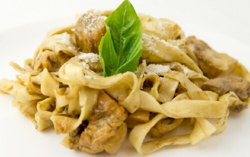 Фото рецепт Паста с курицей и грецкими орехами