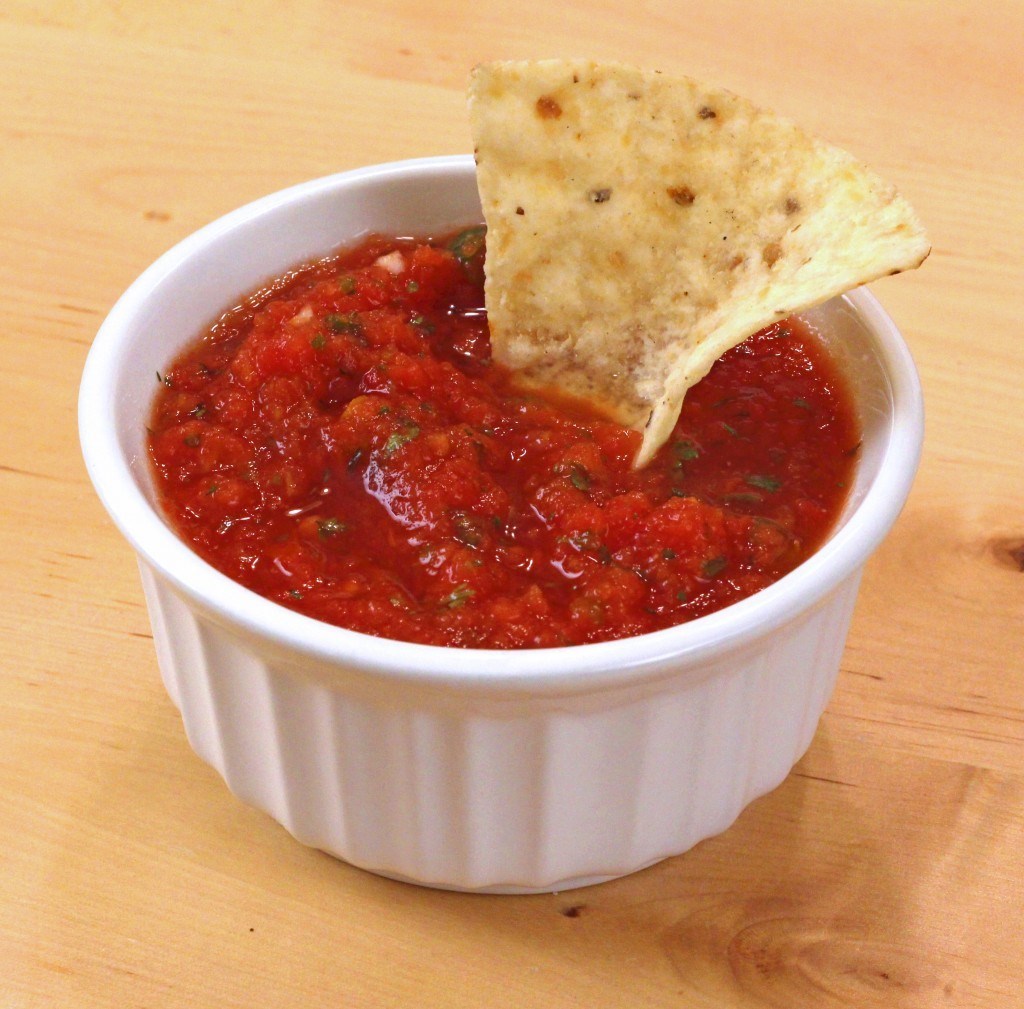 Мексиканский острый соус сальса. Соус томатная сальса. Сальса овощная соус.