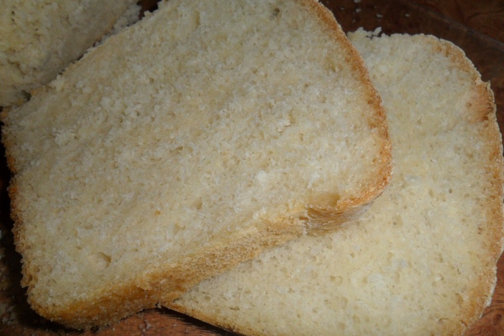 Хлеб сахар вода. Хлеб пшеничный дрожжевой. Дрожжи для хлеба. Домашний хлеб на дрожжах. Хлеб ржано-пшеничный без дрожжей.
