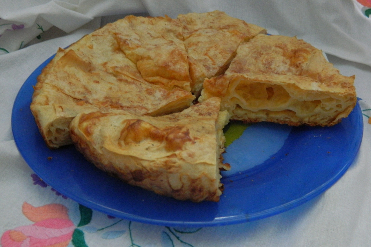 Пирог сырный из лаваша с брынзой