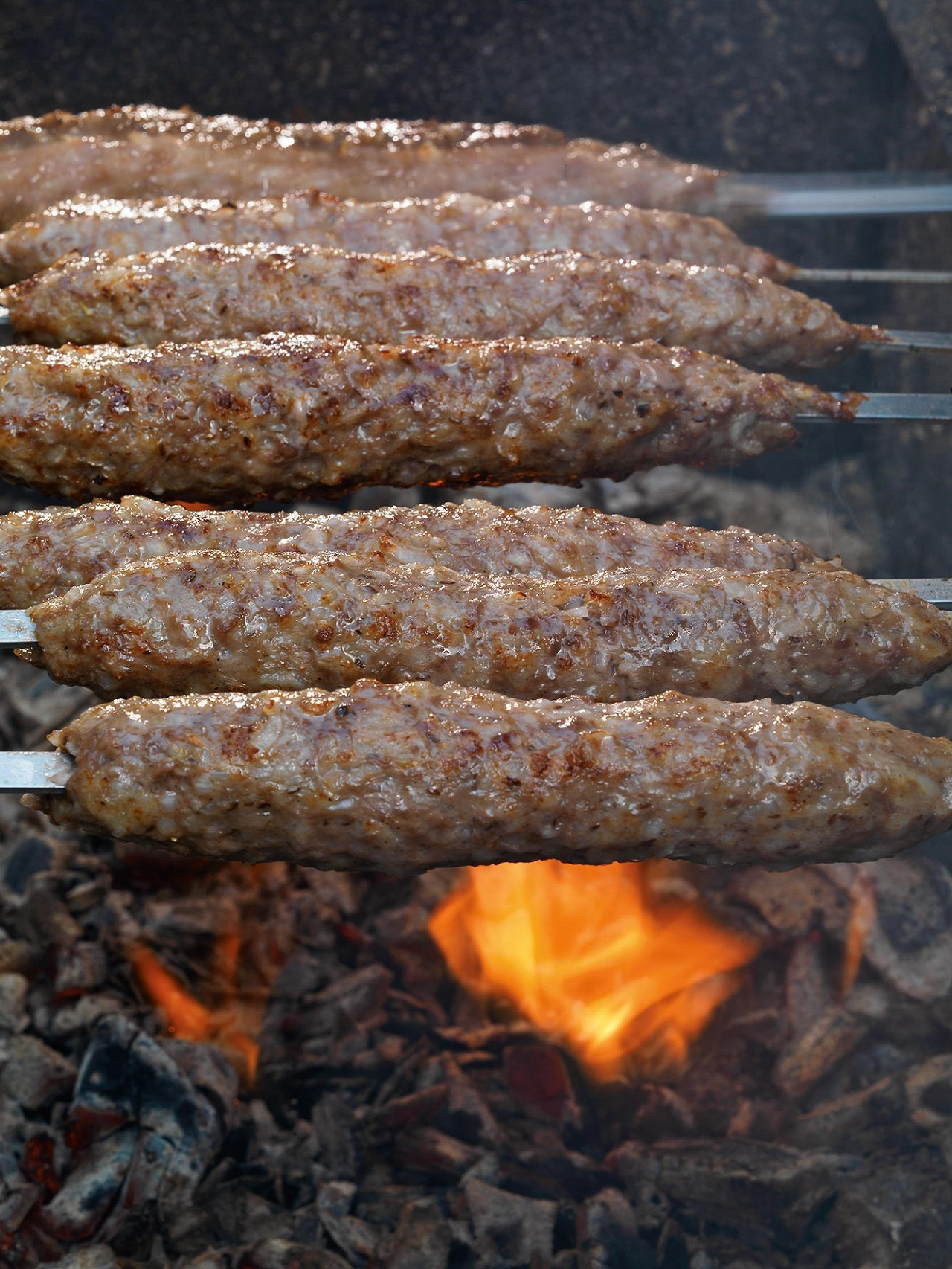 Люля-кебаб из курицы на шампурах на мангале по-армянски Рецепт ВИДЕО