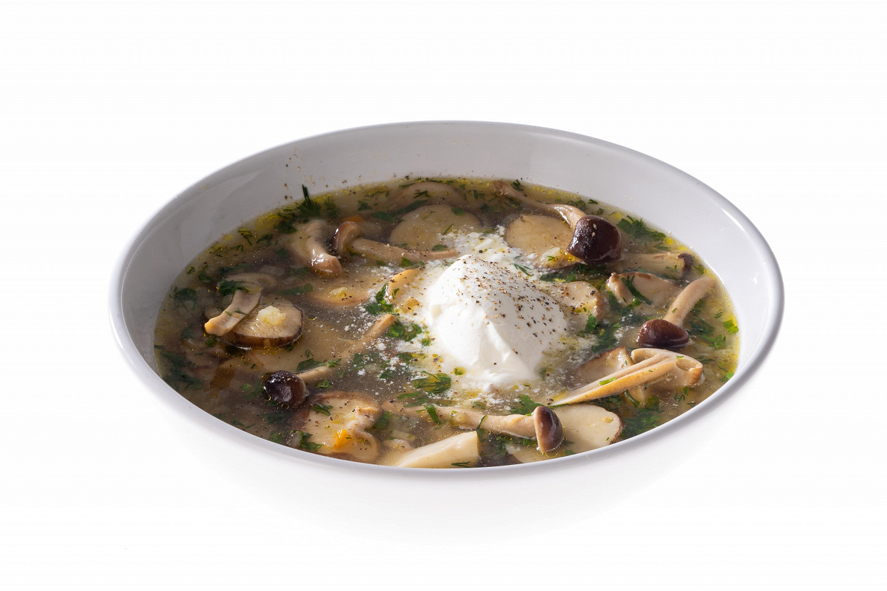 Супы с опятами: 6 лучших рецептов для любителей грибов