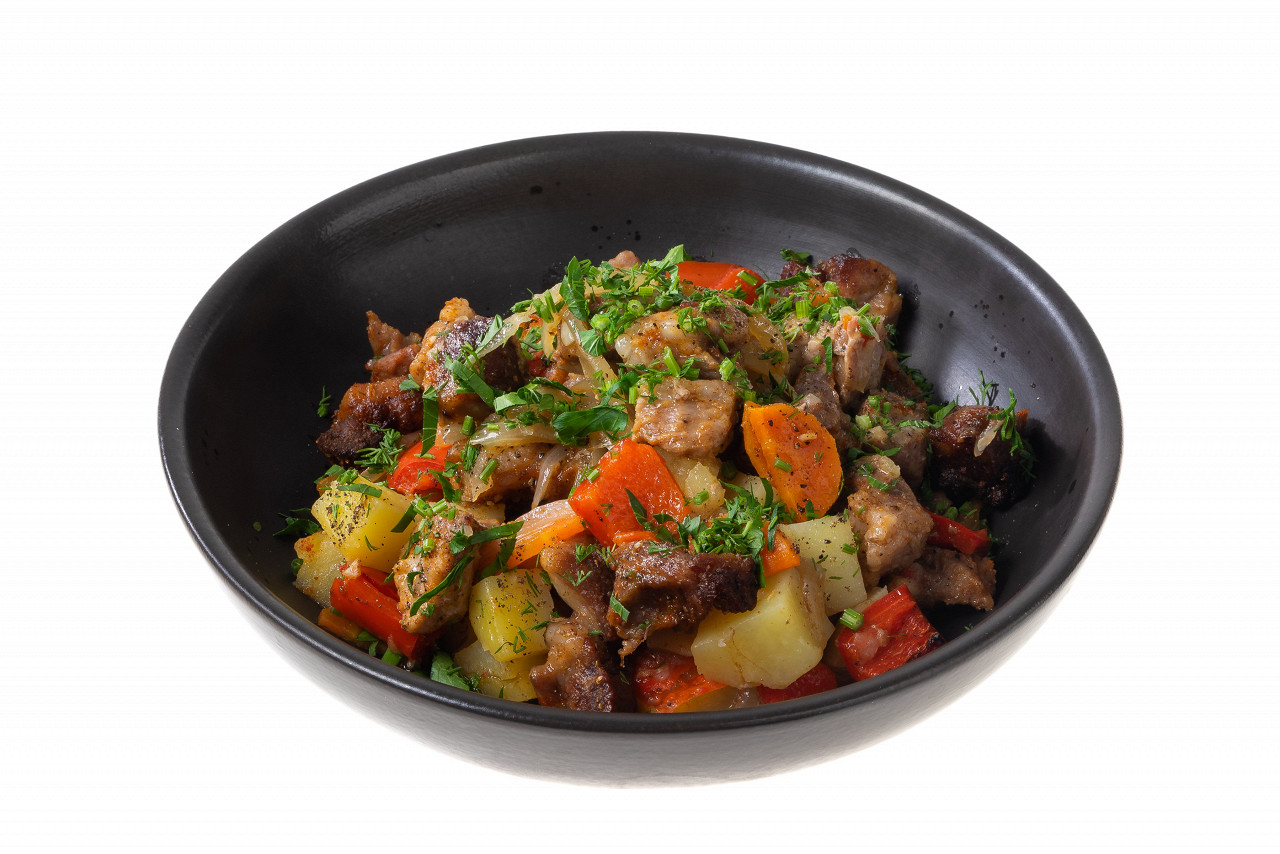 Картофель, тушенный со свининой и помидорами - пошаговый рецепт с фото на пластиковыеокнавтольятти.рф