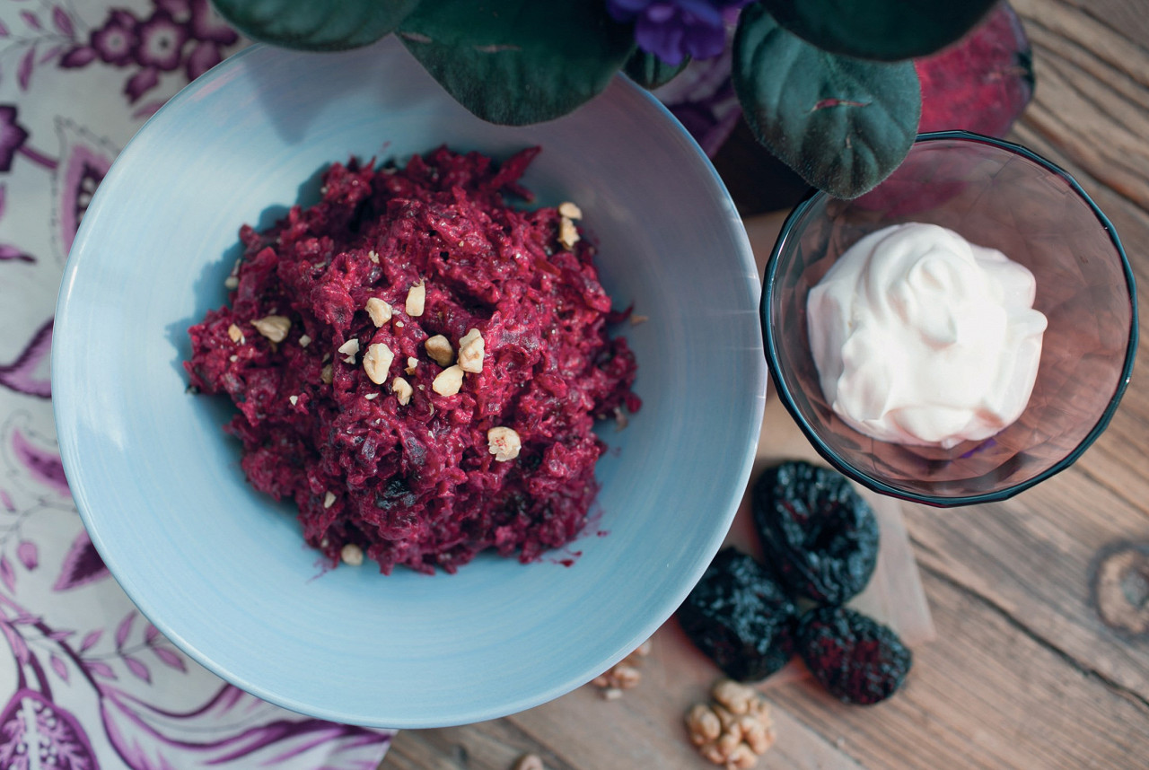 Салат из свеклы с яблоком и квашеной капустой