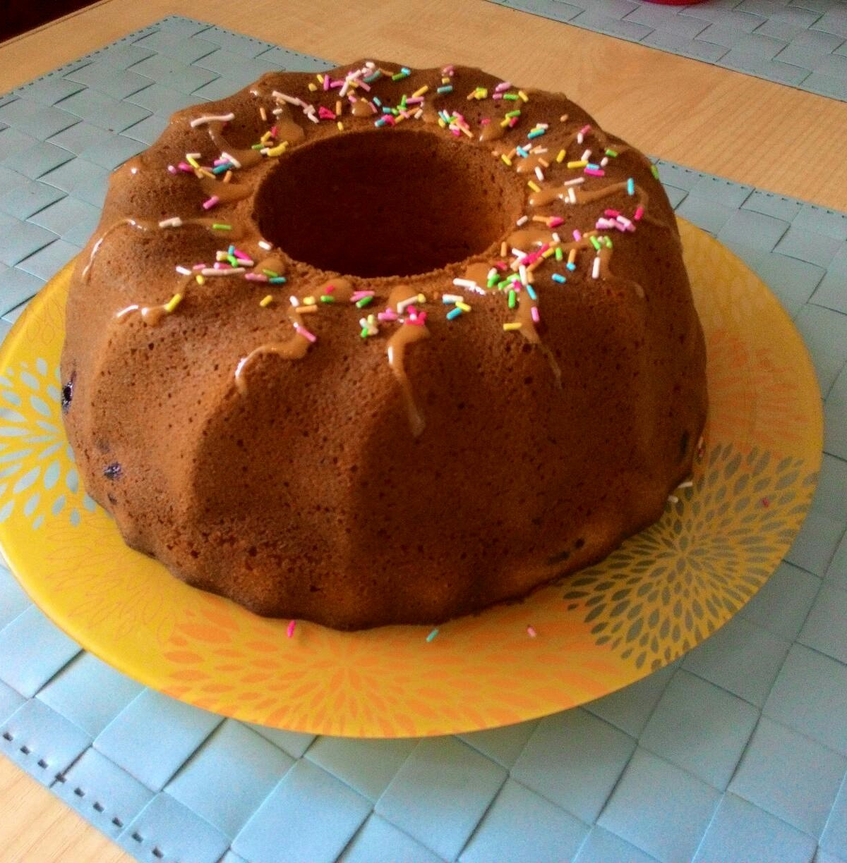 Пышный бисквит для торта — простой рецепт на кефире в домашних условиях