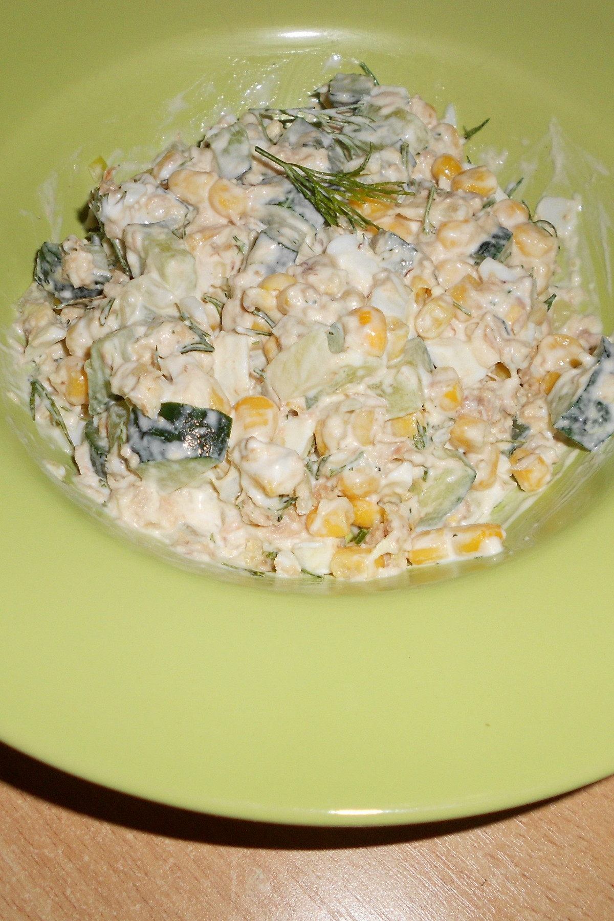 Салат с консервированным тунцом и майонезом