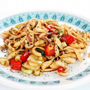 Салат из курицы с грибами и сельдереем