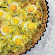 Тарт с капустой и перепелиными яйцами