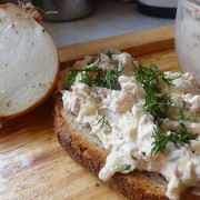 Намазка из творога и тресковой печени