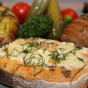Семга на пару, фаршированная печенью и морковью